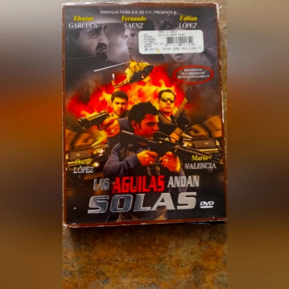 Las Aguilas Andan Solas DVD - Action Movie (Black, Red)
